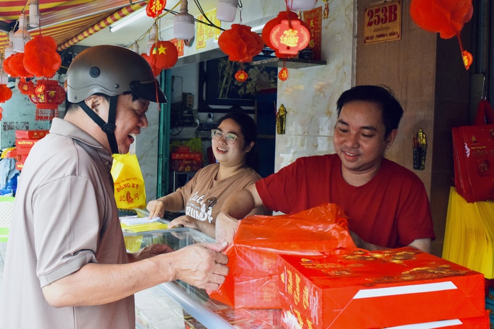 Những lò bánh trung thu lâu đời ở Chợ Lớn, TP HCM - Ảnh 4.