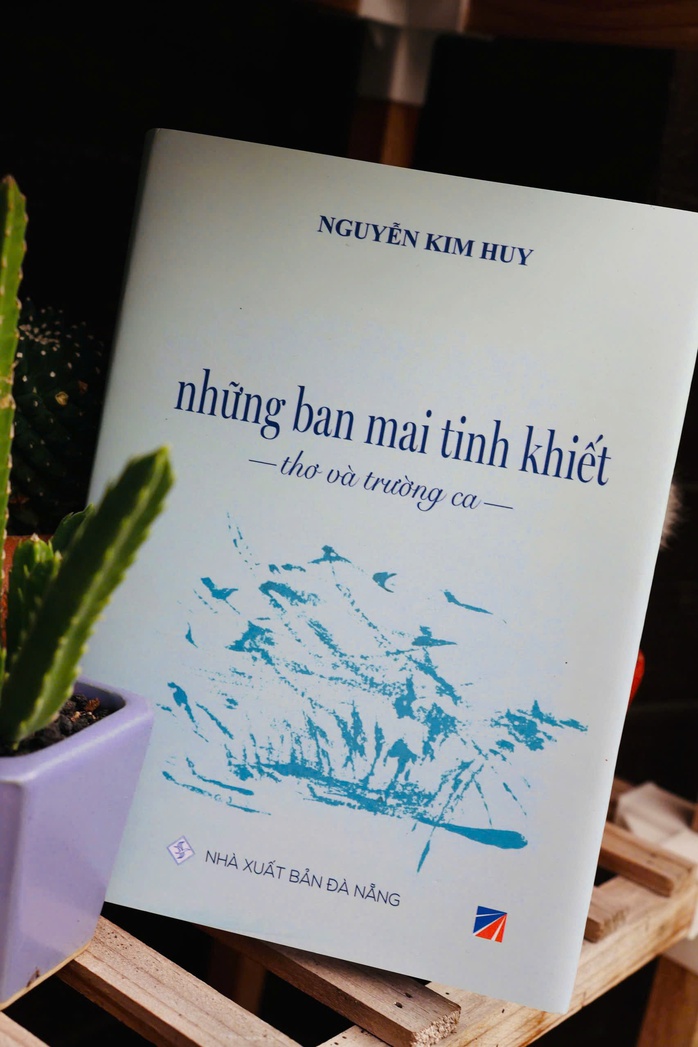 Hạt mầm thơ trên đồng lúa chín trường ca - Ảnh 1.