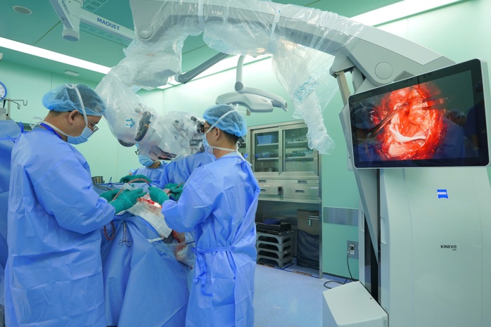 Bệnh viện Đại học Y dược TP HCM thực thành công mổ sọ thức tỉnh - Ảnh 1.