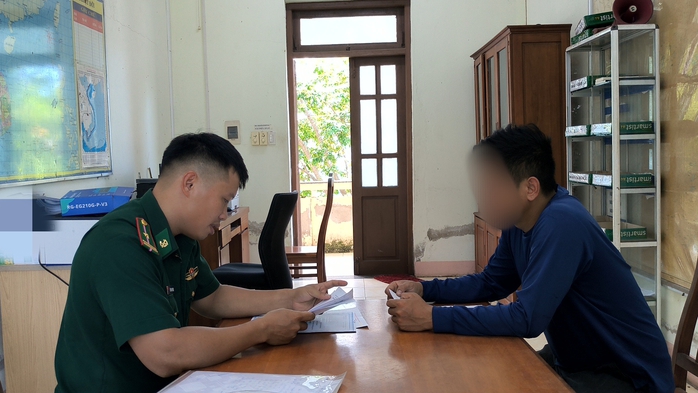 Dịch vụ du lịch chui ở biển Đà Nẵng, du khách coi chừng tiền mất tật mang - Ảnh 2.