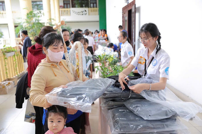 Mang Tết Trung thu ý nghĩa đến với trẻ em khó khăn ở TP HCM - Ảnh 2.