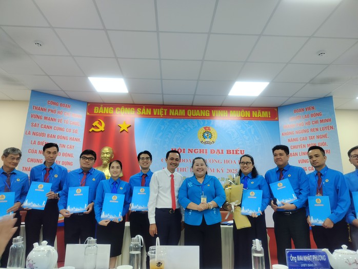Bà Phạm Thị Thu Hồng là chủ tịch Công đoàn phường Hòa Hưng - Ảnh 3.