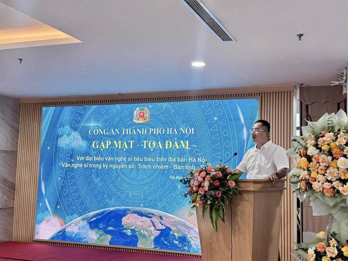 Công an Hà Nội gặp gỡ văn nghệ sĩ tiêu biểu Thủ đô - Ảnh 1.