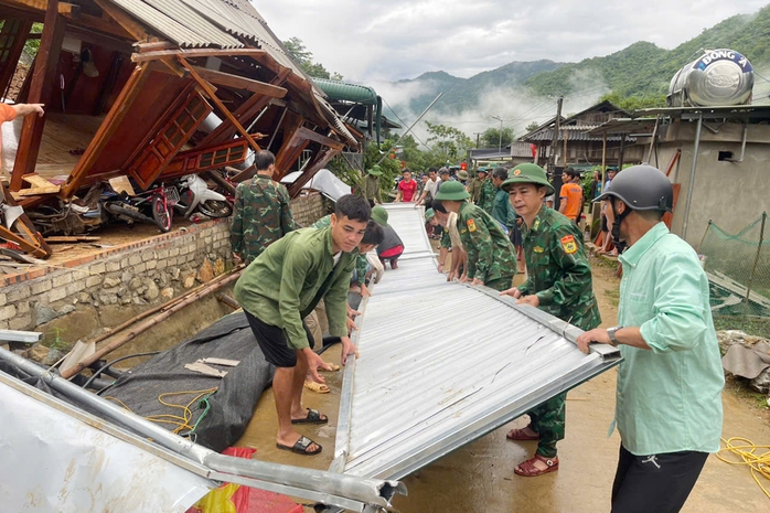 Sạt lở đất vùi lấp 2 vợ chồng ở xã biên giới Thanh Hóa - Ảnh 3.