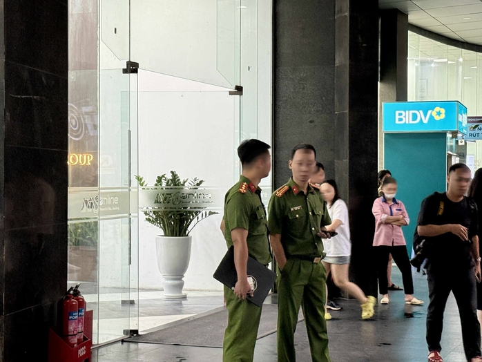 Làm việc với Shark Bình, nhiều công an có mặt tại công ty - Ảnh 1.