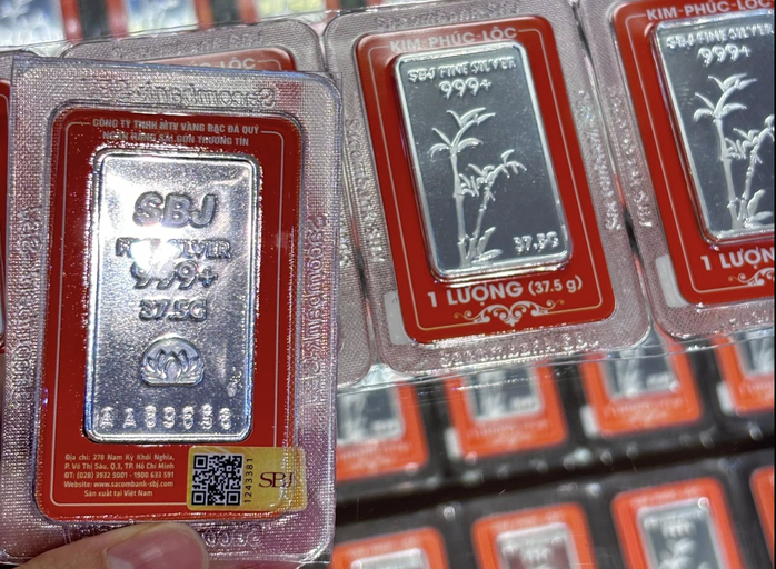 Giá bạc hôm nay 7 - 10: Biến động mạnh , người mua bạc lãi cao trong tháng qua - Ảnh 2.