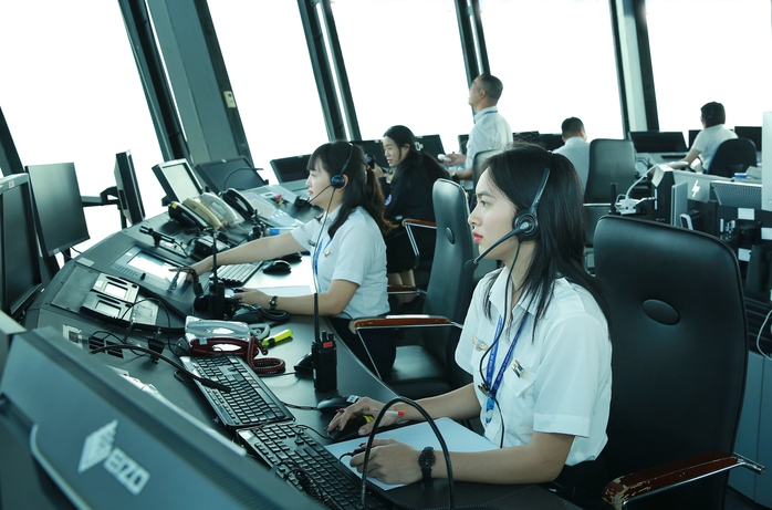 Nguyên nhân 17 chuyến phải bay chờ để hạ cánh xuống Nội Bài - Ảnh 2.