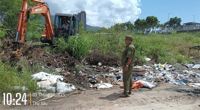 Phường Sơn Trà xóa sổ 10 điểm đen, 32 tấn rác chỉ trong 2 ngày - Ảnh 1.