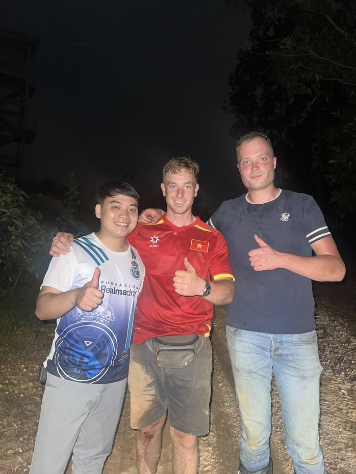 Nghẹt thở giải cứu du khách Hà Lan lạc giữa rừng Quảng Trị nhờ Google Maps - Ảnh 2.
