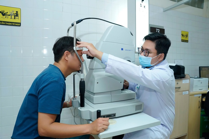 Bị tiểu đường, người đàn ông chủ quan, suýt bị mù mắt - Ảnh 2.