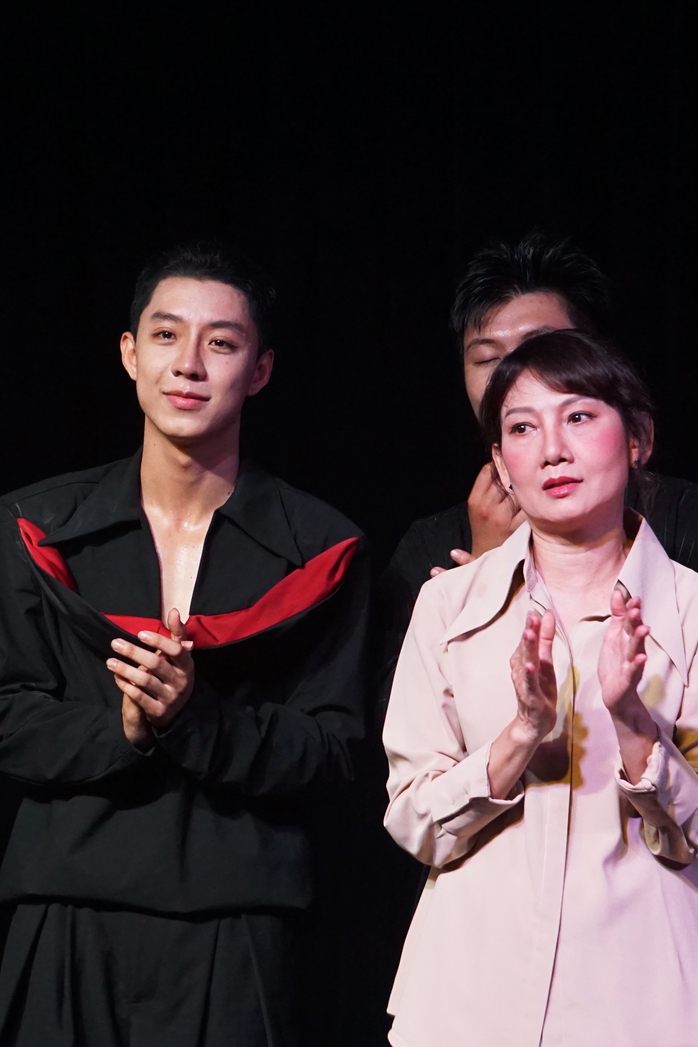 Mỹ Uyên, Chinh Ba giới thiệu vở "Ảo quan": Bước đi táo bạo kết nối sân khấu và sức khỏe tâm thần - Ảnh 6.