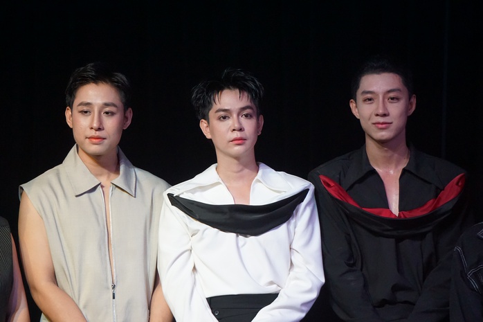 Mỹ Uyên, Chinh Ba giới thiệu vở "Ảo quan": Bước đi táo bạo kết nối sân khấu và sức khỏe tâm thần - Ảnh 1.