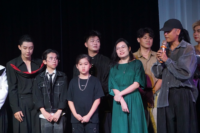 Mỹ Uyên, Chinh Ba giới thiệu vở "Ảo quan": Bước đi táo bạo kết nối sân khấu và sức khỏe tâm thần - Ảnh 5.