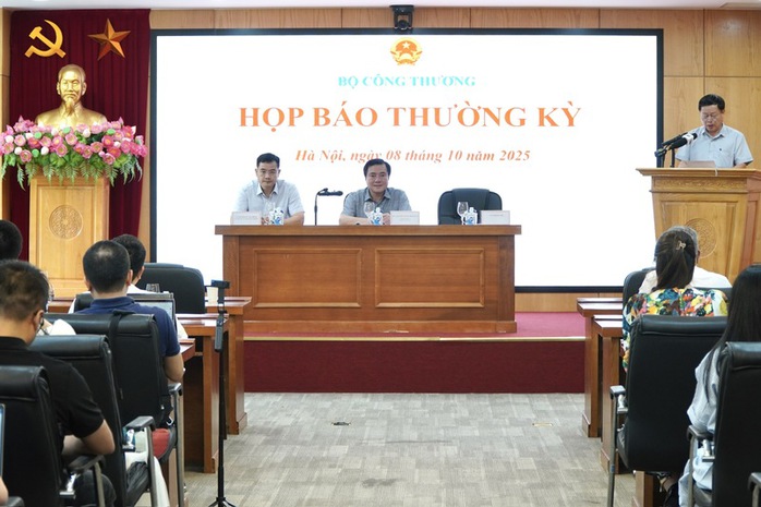 "Bộ Công Thương không có lý do để làm khó điện mặt trời mái nhà"  - Ảnh 1.
