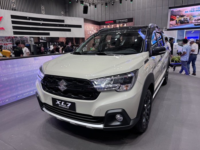 Nhiều mẫu xe 7 chỗ có giá ngang xe 4 chỗ - Ảnh 2.