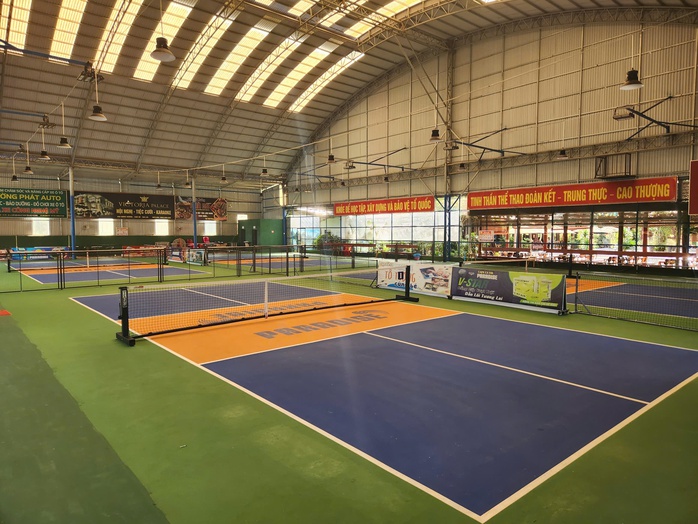 Xẻ thịt công viên Phạm Văn Đồng làm sân Pickleball , quán cà phê gây bức xúc - Ảnh 3.