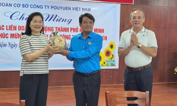 Một doanh nghiệp tại TP HCM chi 450 tỉ đồng/tháng để trả lương cho người lao động - Ảnh 1.