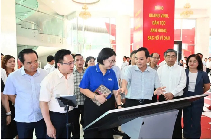 Kiểm tra công tác chuẩn bị Đại hội Đại biểu Đảng bộ TP HCM - Ảnh 1. Kiểm tra công tác chuẩn bị Đại hội Đại biểu Đảng bộ TP HCM - Ảnh 1.