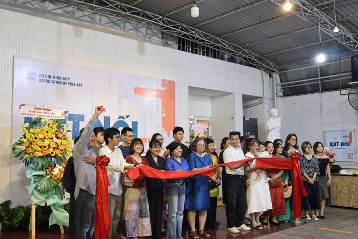 Triển lãm "Kết nối" - Nơi hội tụ cảm xúc và sáng tạo - Ảnh 2.