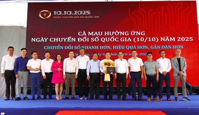 Cà Mau xác định chuyển đổi số phải gần dân - Ảnh 1.