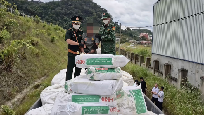 Bắt 500kg ma túy ở biên giới Quảng Trị sau 7 giờ mật phục - Ảnh 3. Bắt 500kg ma túy ở biên giới Quảng Trị sau 7 giờ mật phục - Ảnh 3.