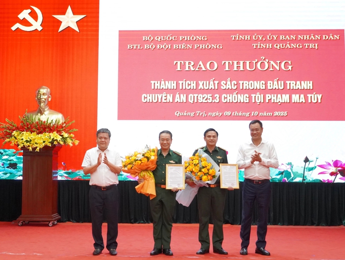 Bắt 500kg ma túy ở biên giới Quảng Trị sau 7 giờ mật phục - Ảnh 2. Bắt 500kg ma túy ở biên giới Quảng Trị sau 7 giờ mật phục - Ảnh 2.