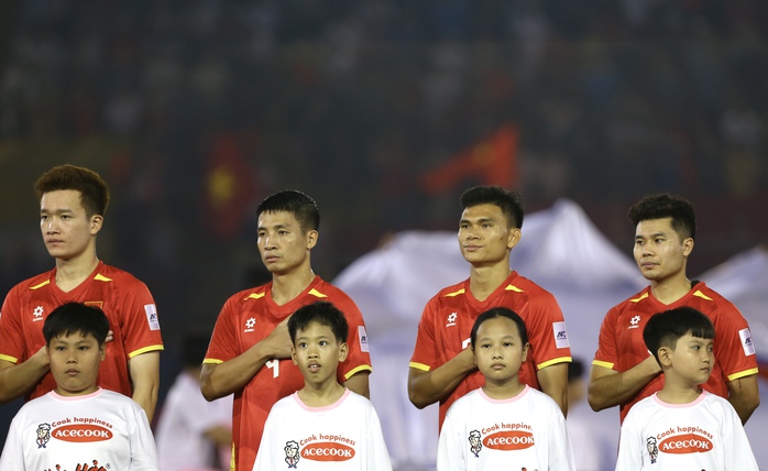 Xuân Mạnh có bàn đầu tiên sau 8 năm chờ đợi - Ảnh 2.
