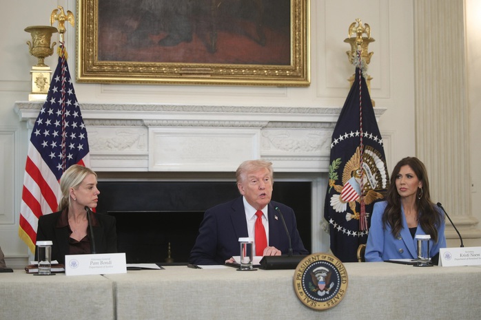 Tổng thống Donald Trump: Israel - Hamas đạt thỏa thuận hòa bình giai đoạn một - Ảnh 1. Tổng thống Donald Trump: Israel - Hamas đạt thỏa thuận hòa bình giai đoạn một - Ảnh 1.