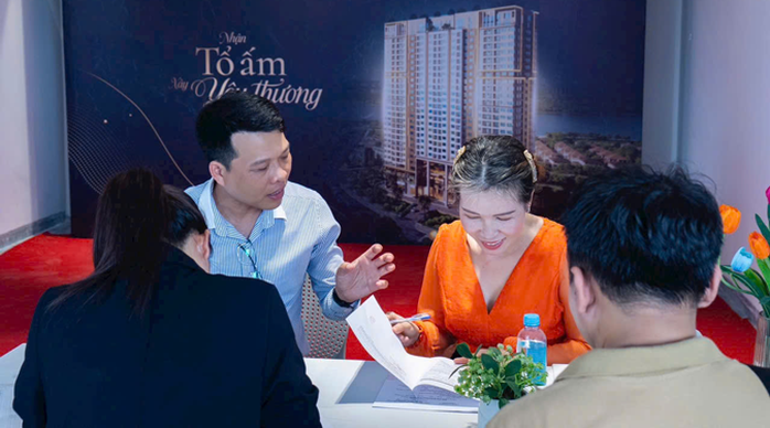 Băn khoăn đề xuất siết giao dịch bất động sản - Ảnh 1. Băn khoăn đề xuất siết giao dịch bất động sản - Ảnh 1.