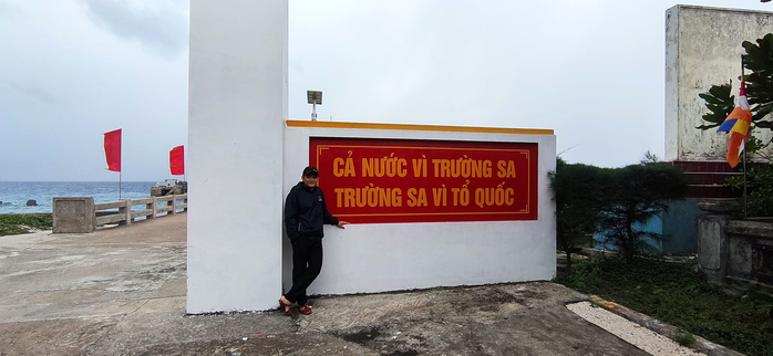 "Gieo chữ" ở Trường Sa - Ảnh 1.