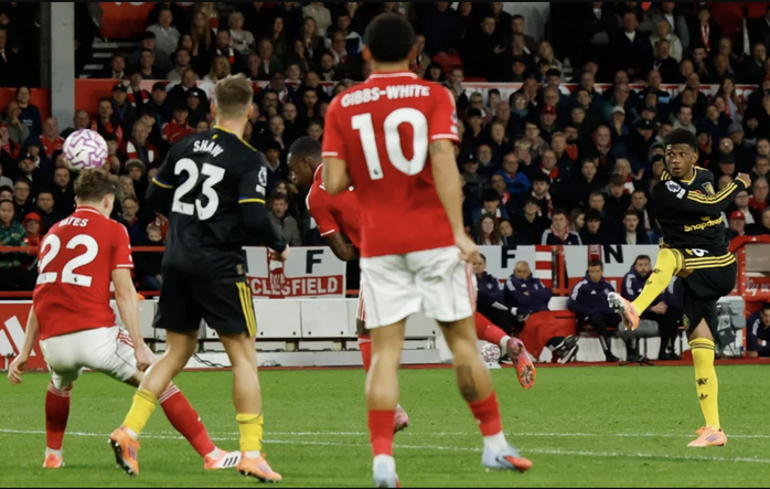 Man United nối dài mạch bất bại, Nottingham Forest rơi chiến thắng sân nhà - Ảnh 5.