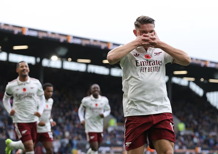 Arsenal bùng nổ mạch chiến thắng, độc chiếm đỉnh bảng Ngoại hạng - Ảnh 3.