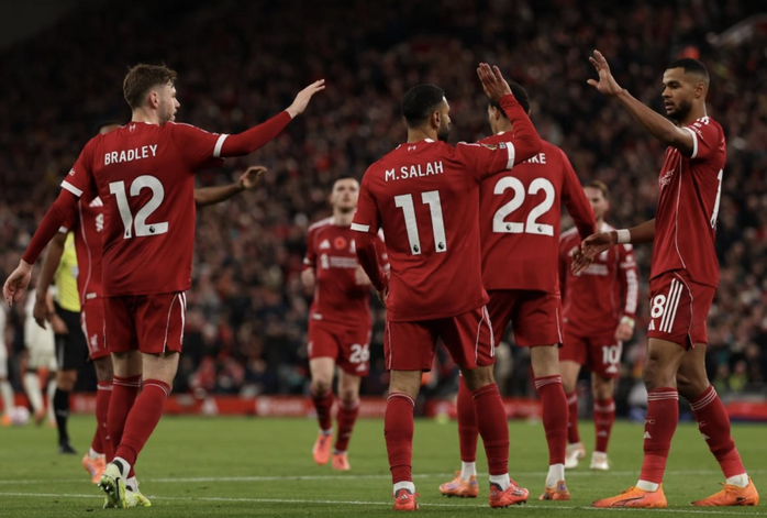 Salah chạm tay đến kỷ lục, Liverpool tìm lại niềm vui chiến thắng - Ảnh 5.
