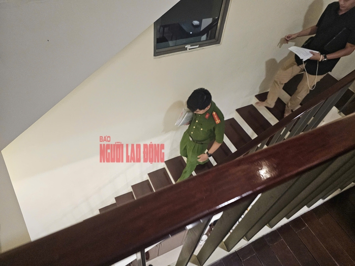CLIP Công an TP HCM khám xét nhà diễn viên Trương Ngọc Ánh - Ảnh 3.