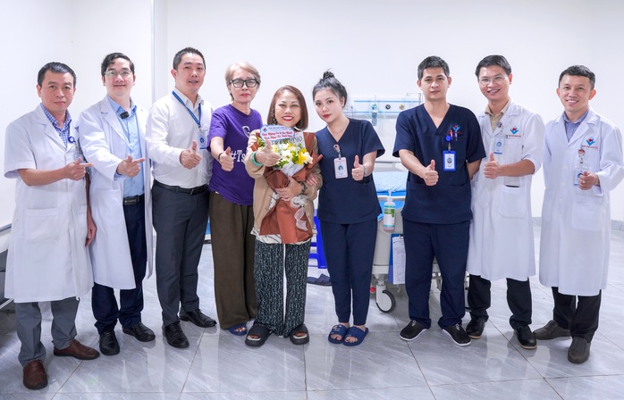 Ca sĩ Siu Black được xuất viện sau 5 ngày điều trị tại Bệnh viện Hùng Vương Gia Lai - Ảnh 1. Ca sĩ Siu Black được xuất viện sau 5 ngày điều trị tại Bệnh viện Hùng Vương Gia Lai - Ảnh 1.