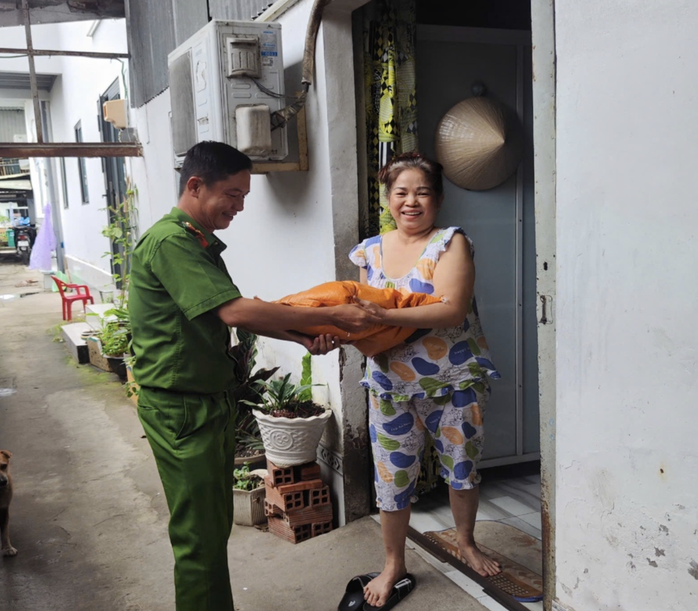Những lá thư cảm ơn lực lượng Công an TP Cần Thơ đầy ý nghĩa và Xúc động - Ảnh 5. Những lá thư cảm ơn lực lượng Công an TP Cần Thơ đầy ý nghĩa và Xúc động - Ảnh 5.