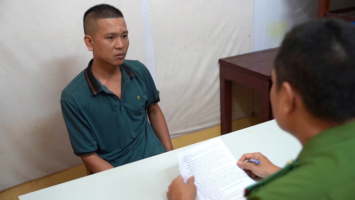 Dương tính ma túy, chống lệnh rồi tấn công CSGT giữa lúc Huế ùn tắc vì lũ - Ảnh 1.