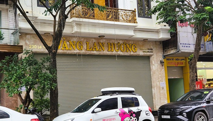 Nhiều tiệm vàng nổi tiếng ở Thanh Hóa đồng loạt đóng cửa - Ảnh 4.