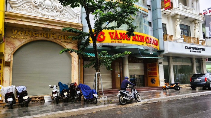 Nhiều tiệm vàng nổi tiếng ở Thanh Hóa đồng loạt đóng cửa - Ảnh 6.