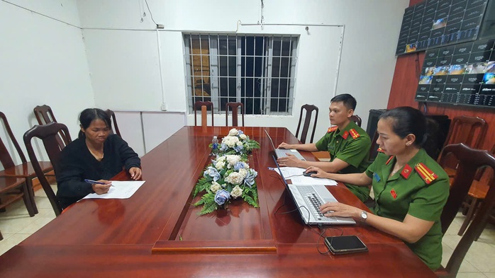 Mẹ ném con xuống giếng: Áp lực tài chính dẫn đến thảm kịch đau lòng - Ảnh 1.