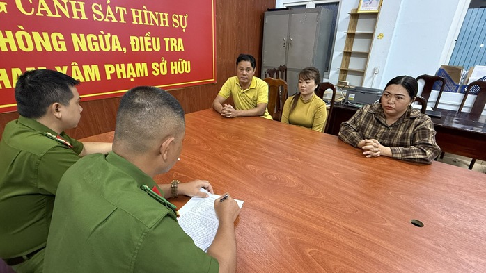 Bắt giữ 3 đối tượng cưỡng đoạt tài sản 21 , 5 tỉ đồng tại Đắk Lắk - Ảnh 1. Bắt giữ 3 đối tượng cưỡng đoạt tài sản 21 , 5 tỉ đồng tại Đắk Lắk - Ảnh 1.