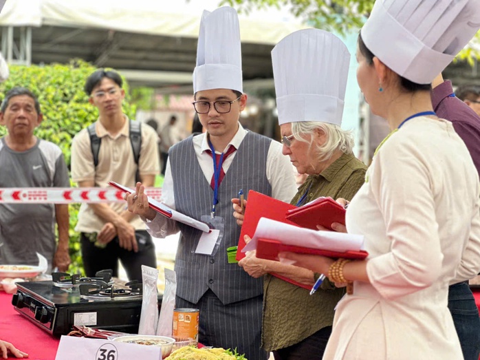 Thực khách choáng ngợp trong ngày khai mạc Lễ hội Ẩm thực chay 2025 - Ảnh 5.