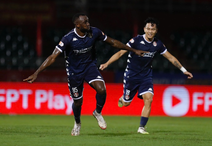 Hàng thủ lơi lỏng, CLB Công an TP HCM thua trận đầu trên sân nhà - Ảnh 5.