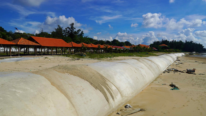 Giữ đất ven biển - Ảnh 1.