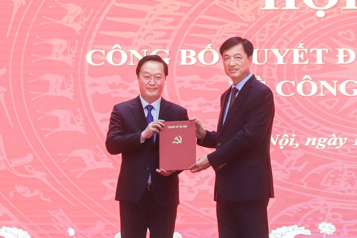 Tân Phó Bí thư Thành ủy Hà Nội Nguyễn Đức Trung cam kết vì lợi ích nhân dân - Ảnh 2.