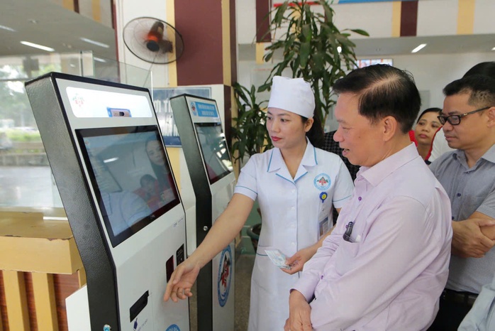 Góp ý Dự thảo văn kiện Đại hội XIV của Đảng về hệ thống y tế Việt Nam bền vững - Ảnh 4. Góp ý Dự thảo văn kiện Đại hội XIV của Đảng về hệ thống y tế Việt Nam bền vững - Ảnh 4.