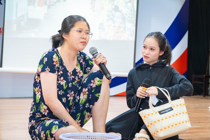 "biến hình" thành cảnh sát, người bán hàng để tìm hiểu về pháp luật - Ảnh 5.