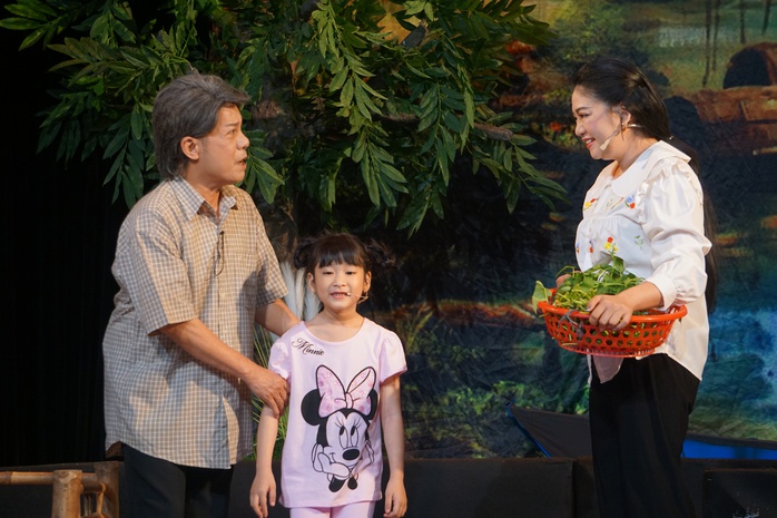 Khóc cười với Minh Nhí, Mai Ka, Lê Nam trong vở "Cô gái triệu đô" - Ảnh 1.