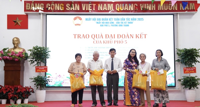 Bí thư Trần Lưu Quang dự Ngày hội Đại đoàn kết ở Bình Thạnh - Ảnh 12.