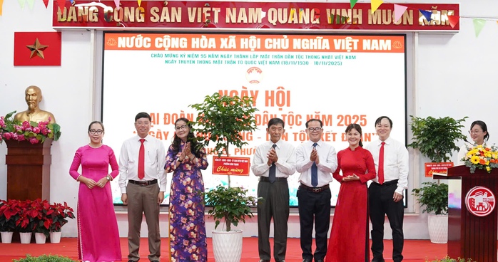 Bí thư Trần Lưu Quang dự Ngày hội Đại đoàn kết ở Bình Thạnh - Ảnh 3.